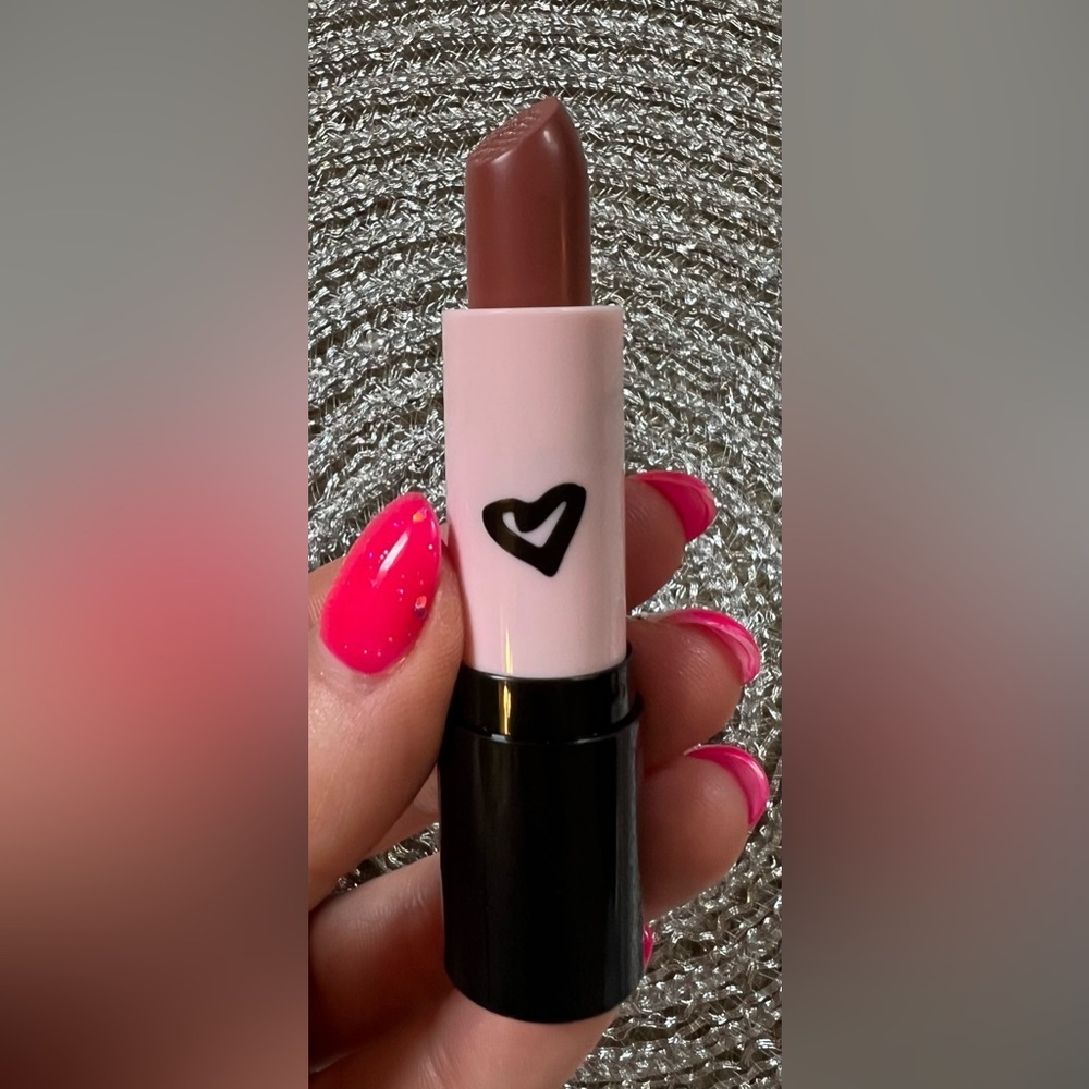 K Voss Lip Luxe Lipstick - Picture 3 of 5